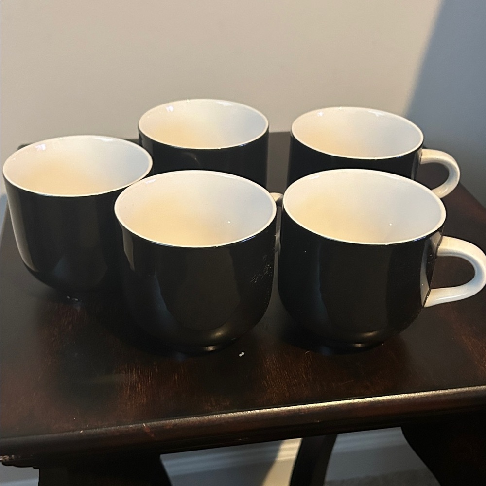 Premier Elegant Black and White Mug Collection